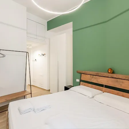 Entire With Patio In The Isola Area Apartment Mailand