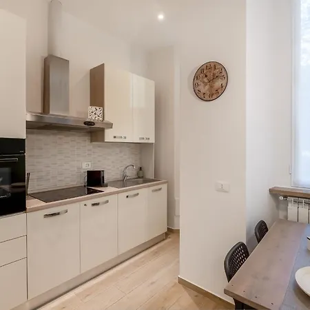 Apartment Entire With Patio In The Isola Area