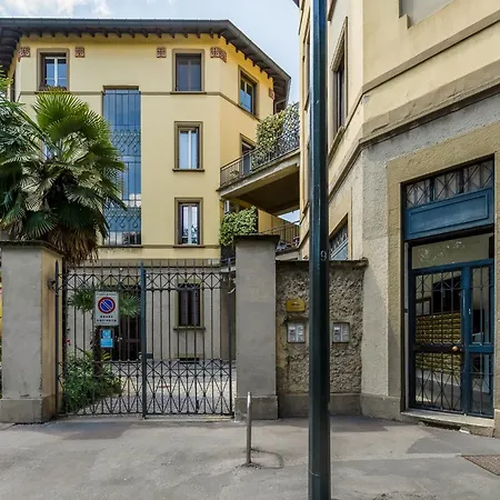Apartment Entire With Patio In The Isola Area *