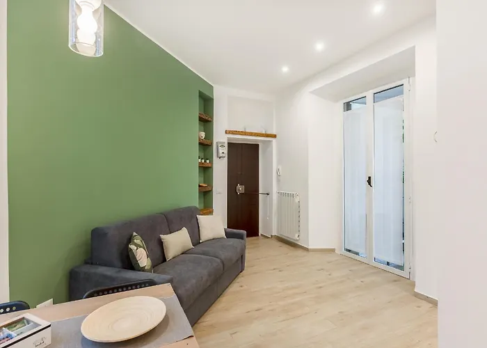 Entire With Patio In The Isola Area شقة ميلان